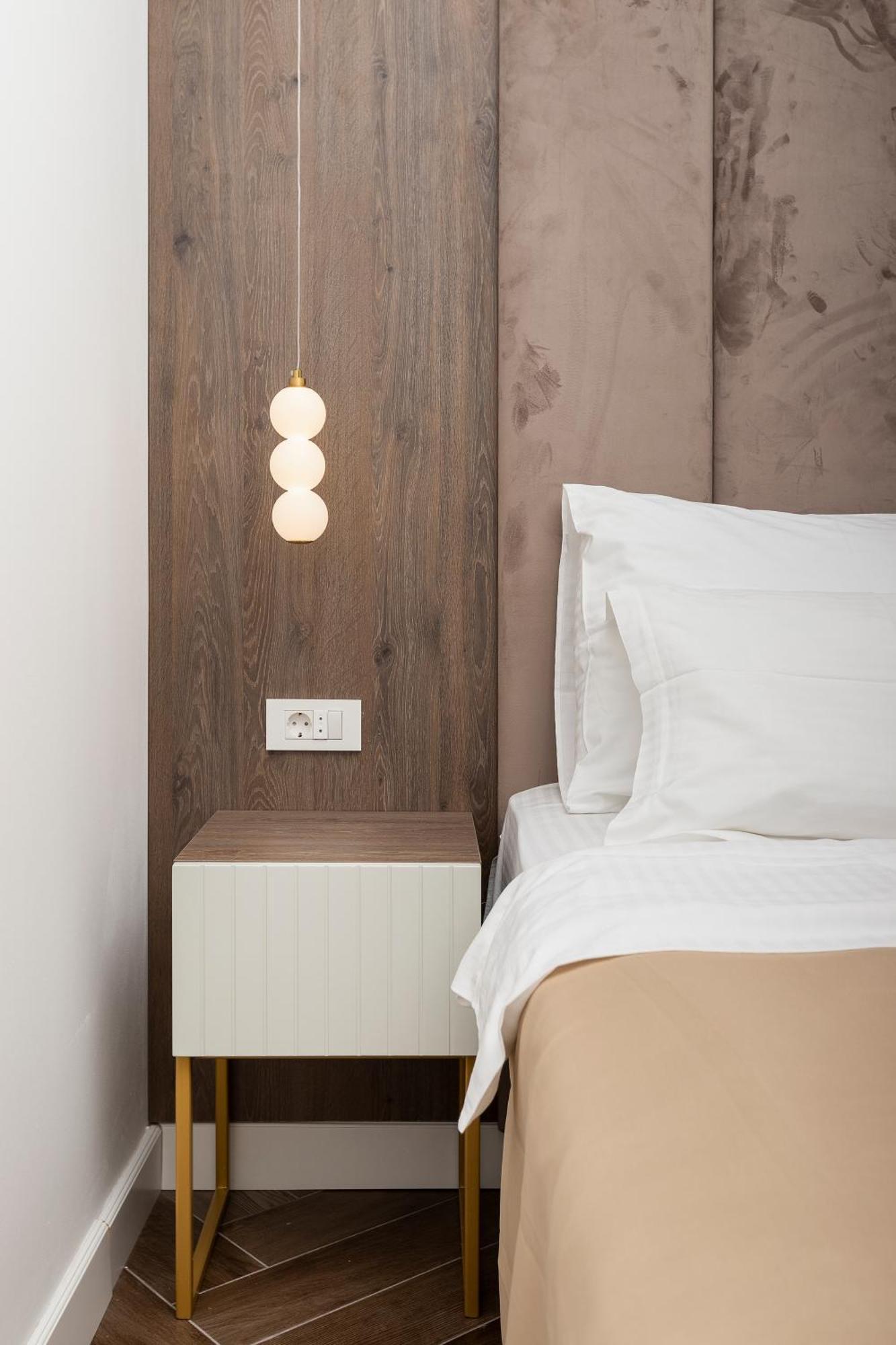 Dekaderon Lux Apartments كوتور المظهر الخارجي الصورة