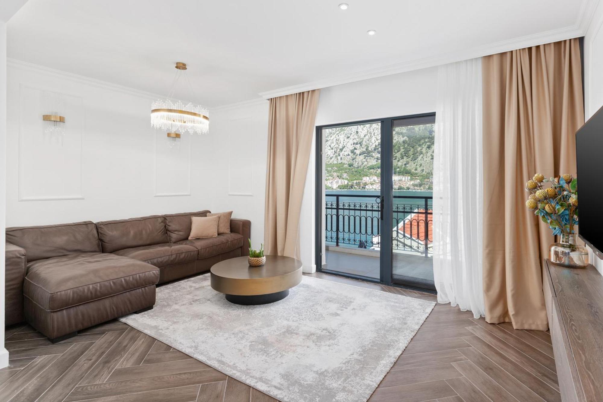 Dekaderon Lux Apartments كوتور المظهر الخارجي الصورة
