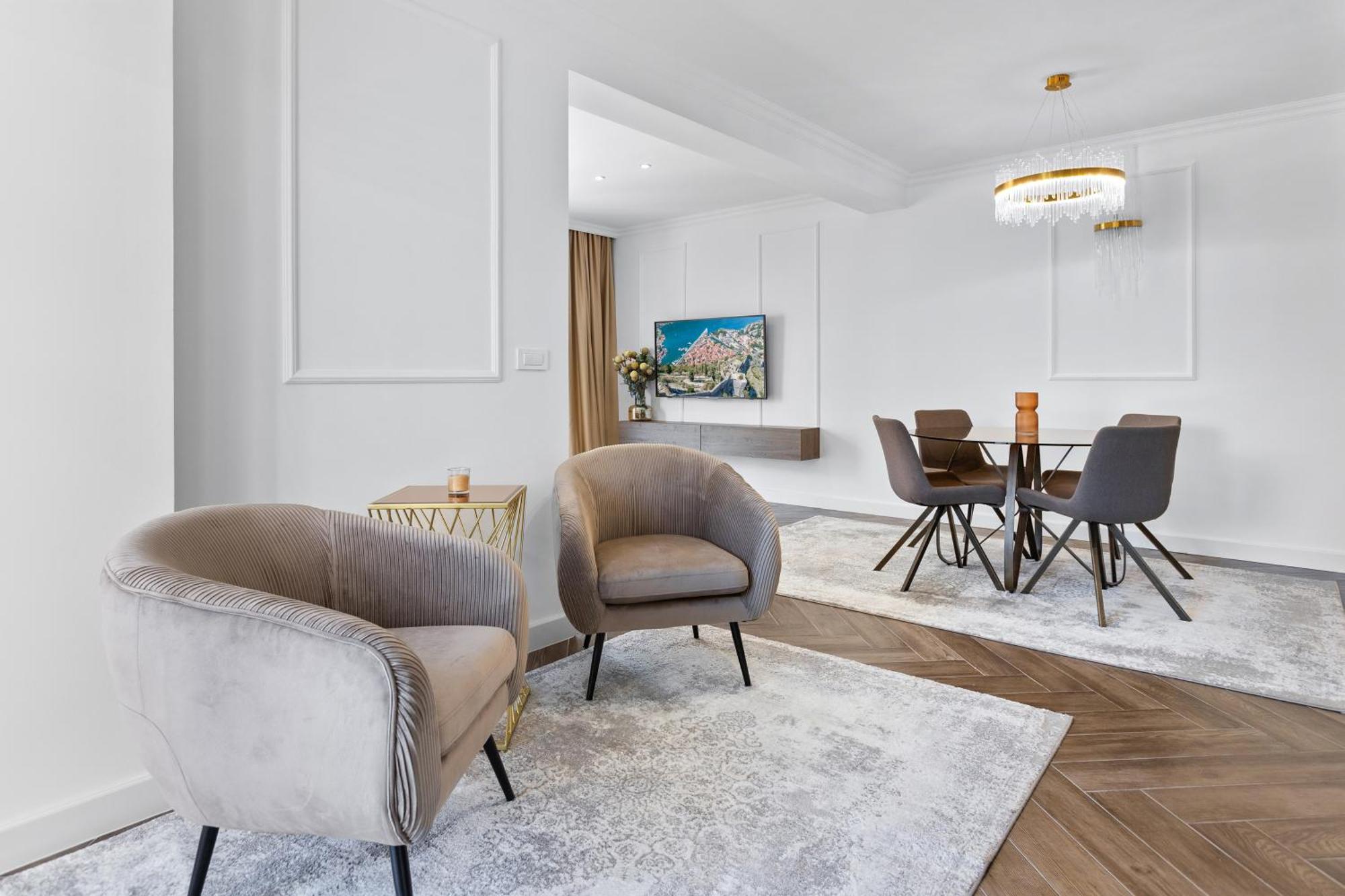 Dekaderon Lux Apartments كوتور المظهر الخارجي الصورة