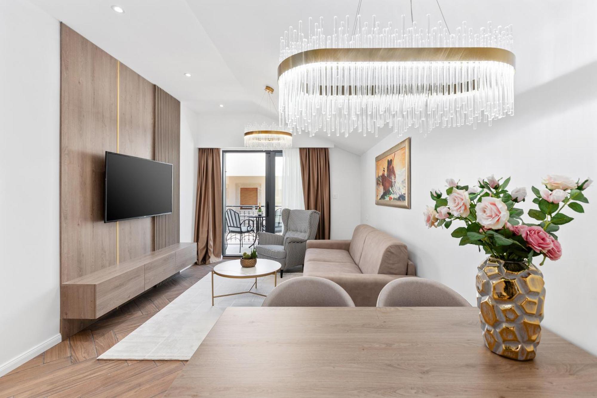 Dekaderon Lux Apartments كوتور المظهر الخارجي الصورة